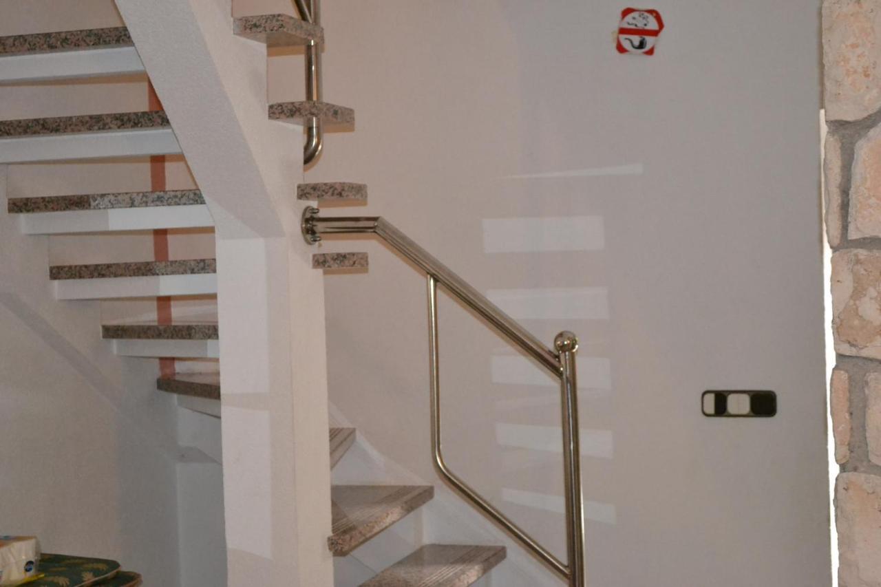 Villa Edward Premantura Esterno foto