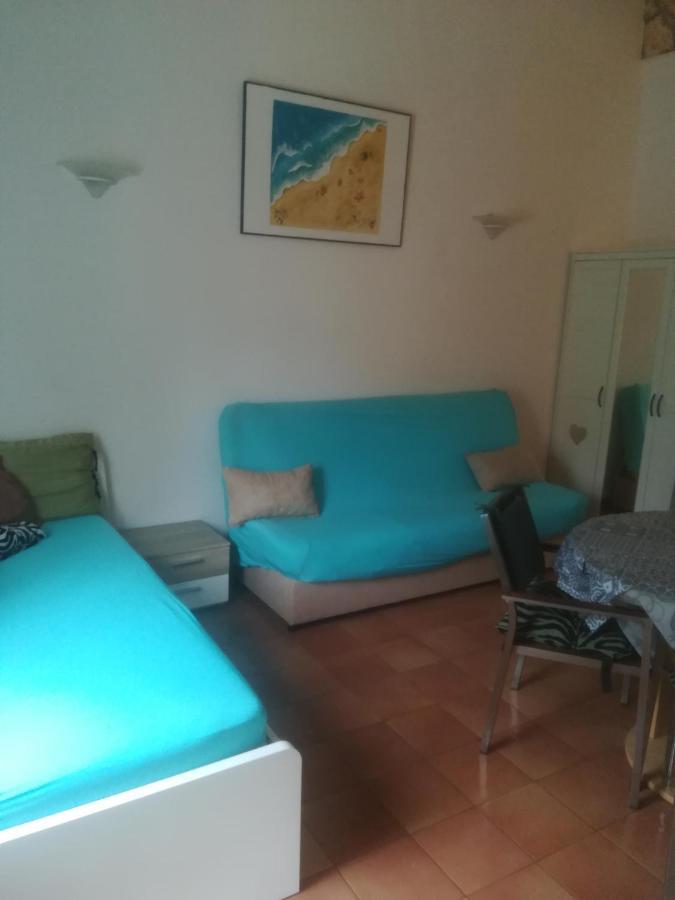 Villa Edward Premantura Esterno foto